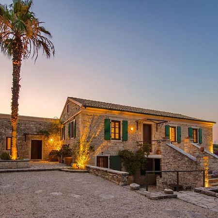 Kiparissi Villa Kourtaiika Exterior photo