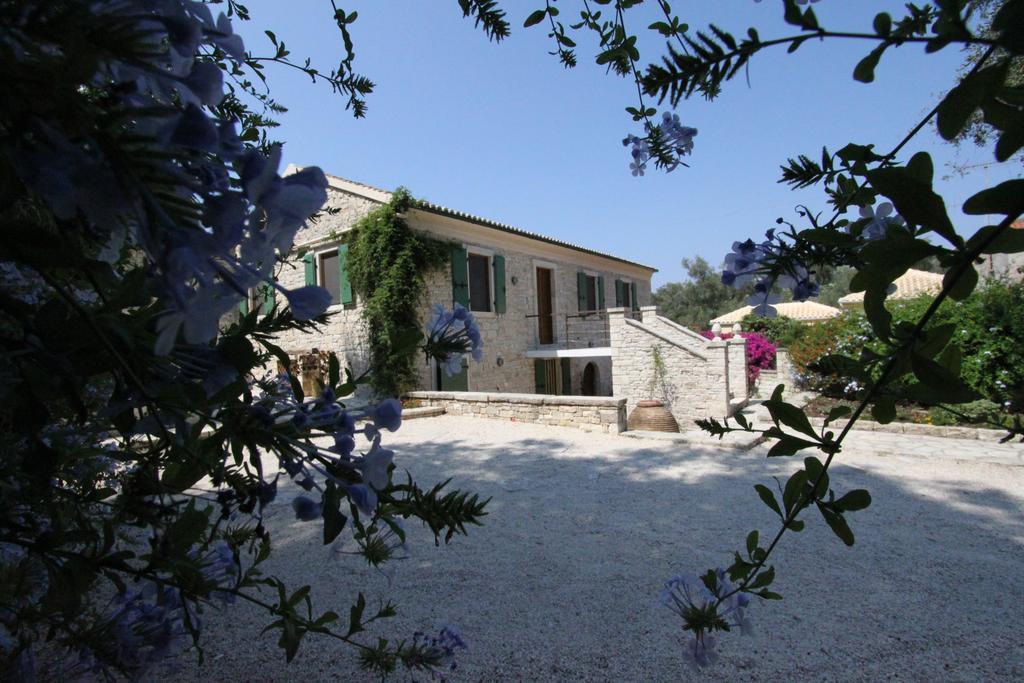 Kiparissi Villa Kourtaiika Exterior photo